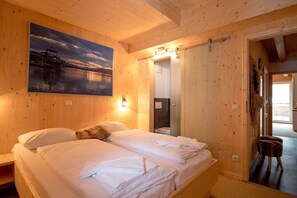 5 bedrooms, free WiFi - Beautiful chalet with hot tub (Turracherhöhe)