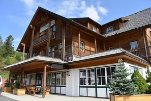 Exterior - Apartment in Pine Forest near Ski Slopes (Turracherhöhe)