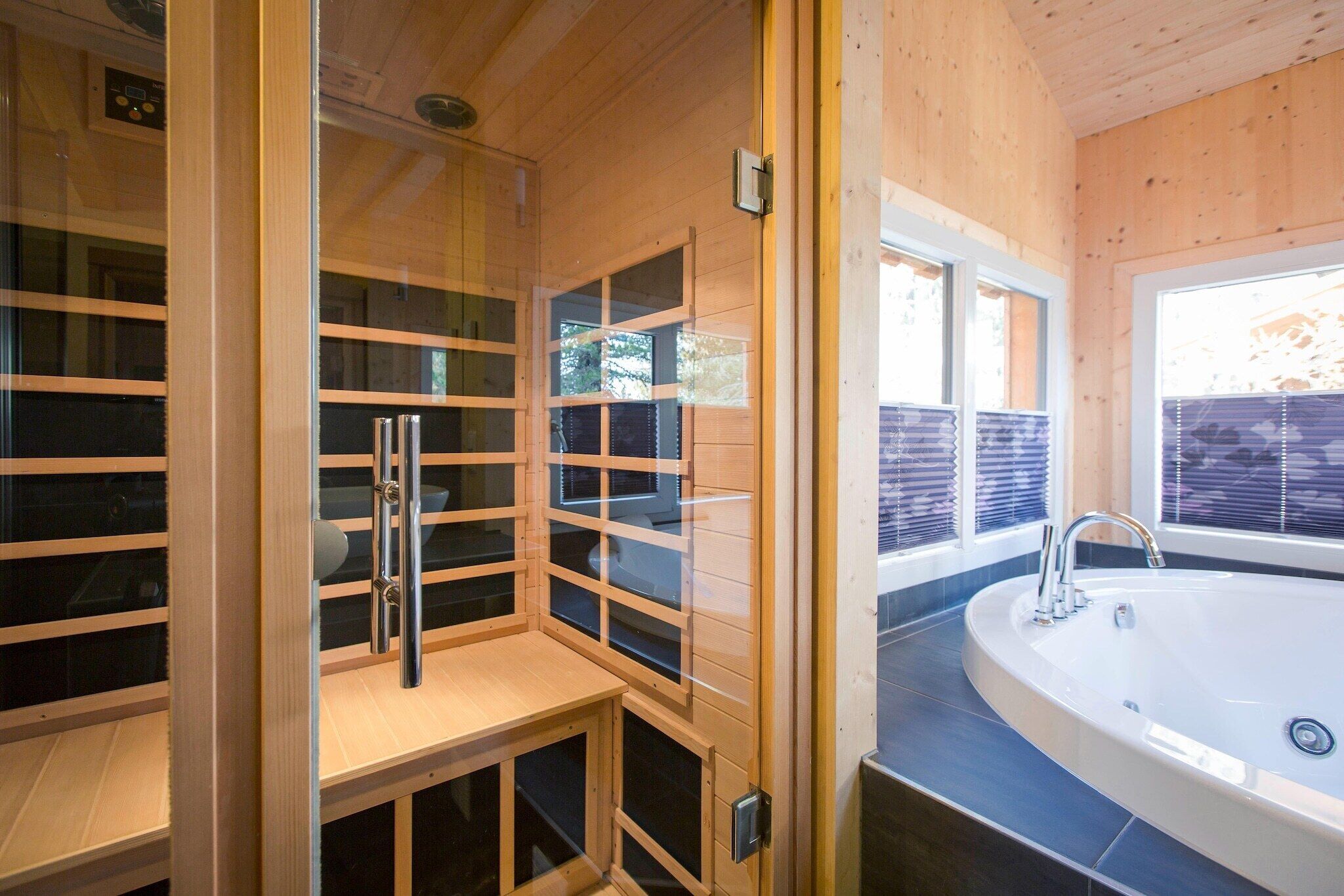 Een douche, een haardroger, handdoeken