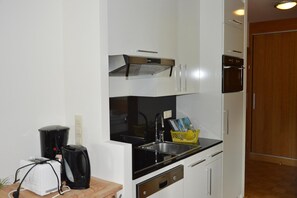 Kühlschrank, Herdplatte, Geschirrspüler