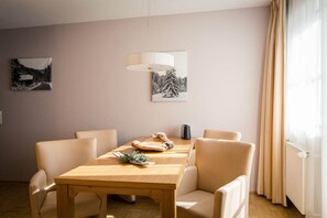 Dining - Apartment in Alps near Ski Slopes (Turracherhöhe)