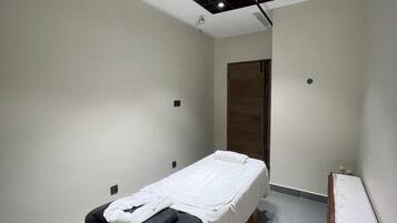 2 treatment rooms