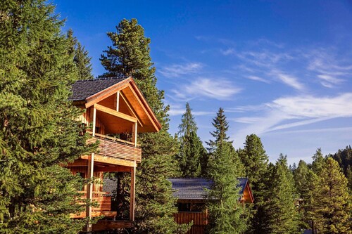 Üppiges Chalet mit Whirlpool im Innenbereich