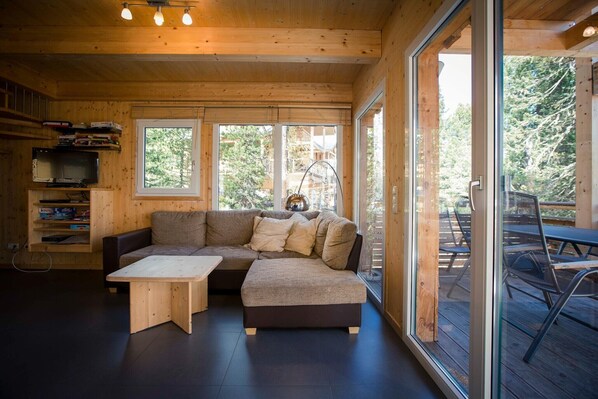 Smart-TV, peis og DVD-spiller