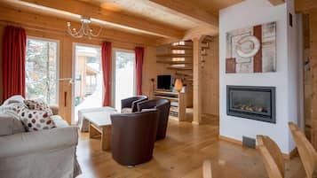 Smart-TV, Kamin, DVD-Player
