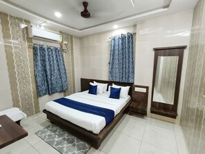 Deluxe Double Room, City View | Hypo-allergenic bedding, desk, rollaway beds, free WiFi - Hotel Shreenath - Dwarka (Dwarka)