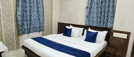 Ropa de cama hipoalergénica, escritorio y camas plegables/adicionales