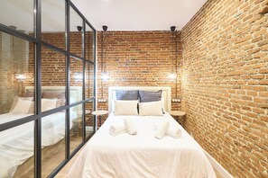 2 dormitorios, tabla de planchar con plancha, wifi y ropa de cama