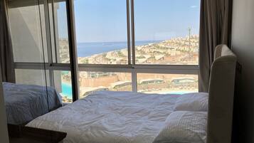 3 chambres, fer et planche à repasser, Wi-Fi, draps fournis