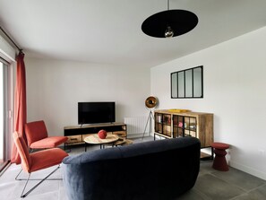 Smart TV, books