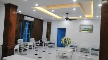 Room with two single beds, City view | Blackout drapes, soundproofing, free WiFi