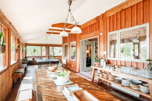 Charming & Rustic Chalet on Lac Marie Louise