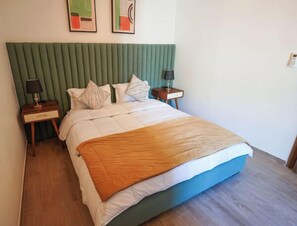 1 chambre, lit parapluie, Wi-Fi gratuit, draps fournis
