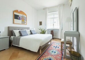 5 bedrooms, iron/ironing board, travel cot, WiFi