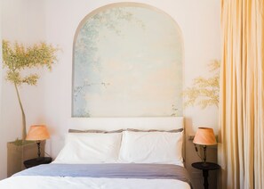 5 makuuhuonetta, silitysrauta/-lauta, vauvan matkasänky, Wi-Fi