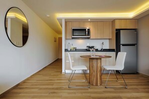 冰箱、微波炉、炉灶、茶具/咖啡用具