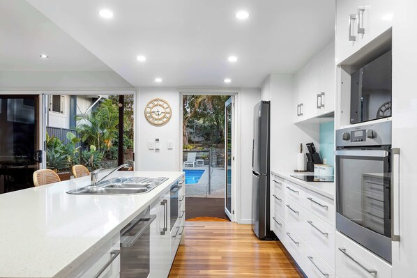 Fridge, microwave, oven, stovetop