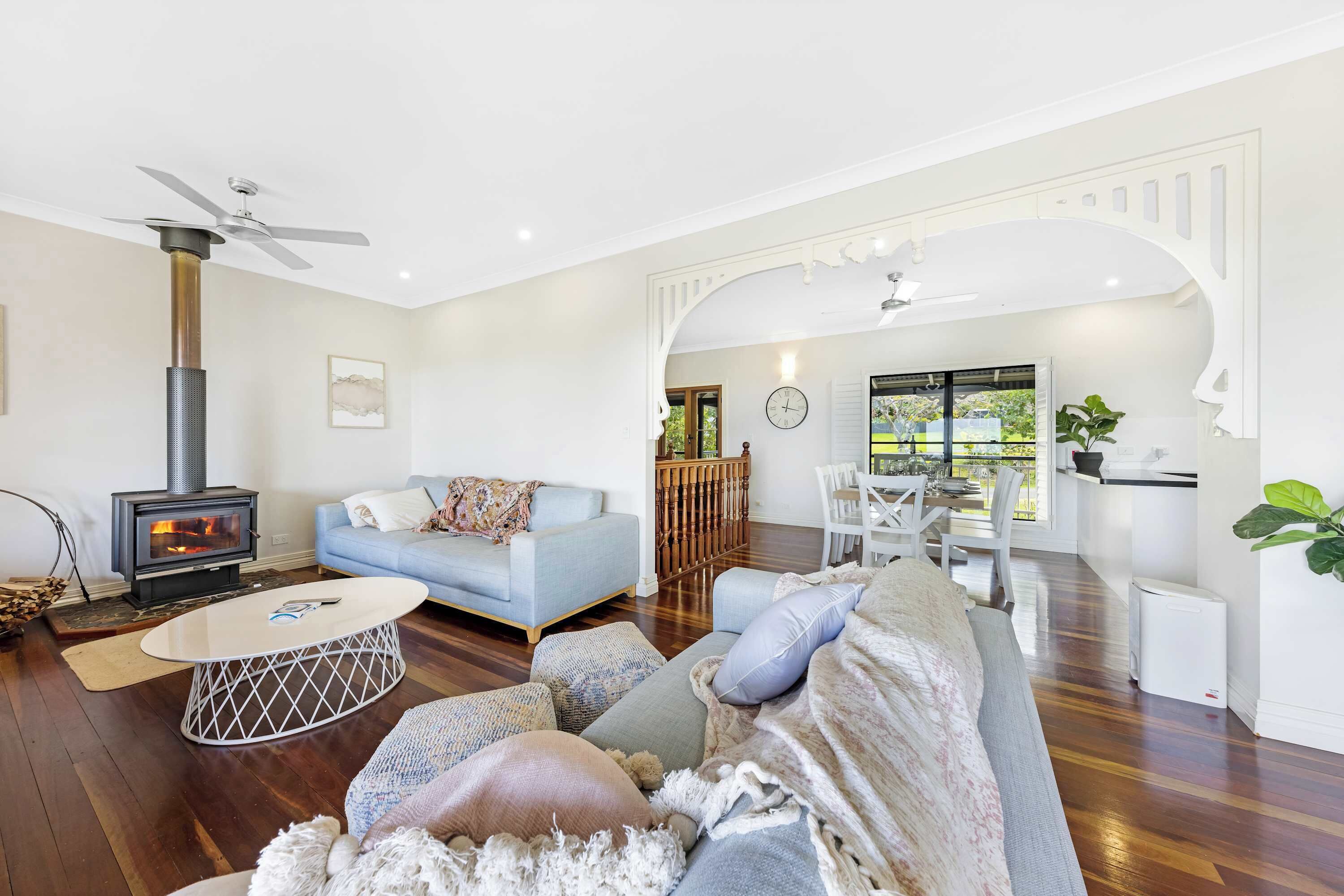 Fernseher, Kamin, Arbeitsbereiche