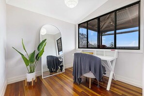 Interior - Hinterland Horizon Retreat - Ocean & Country Views (Sunshine Coast Hinterland)