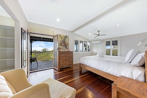 5 bedrooms, desk, iron/ironing board, travel cot