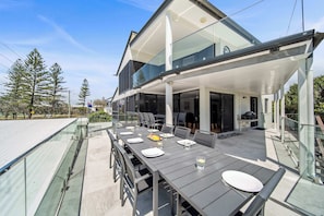 Outdoor dining - Beachfront at Buddina with Heated Pool & Sea Views (Mooloolaba Region)