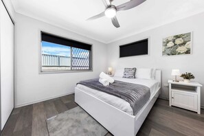 3 bedrooms, travel crib, WiFi, bed sheets - Family Home in Maroochydore (Maroochydore Region)