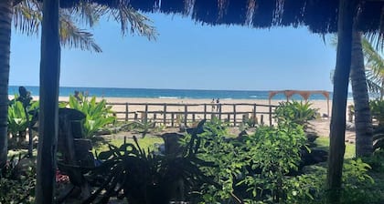 Charming 2-bedroom beach house with WiFi and AC