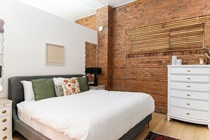 1 quarto, escrivaninha, Wi-Fi de cortesia, roupa de cama