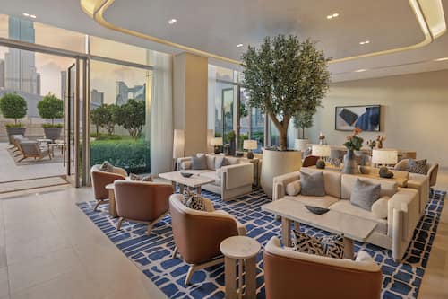Lobby lounge