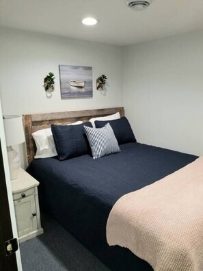 2 chambres, fer et planche à repasser, Wi-Fi gratuit, draps fournis