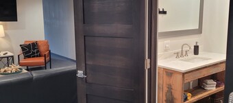 2 bedrooms with queen beds.