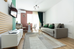 Living area - Blooming Studio (Baia Mare)