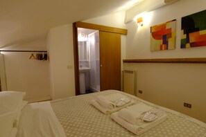 1 bedroom, iron/ironing board, travel cot, WiFi - Trevi Little Palace #9 (Roma)