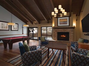 المنشأة من الداخل