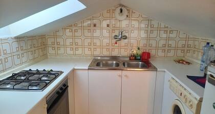 Attic room 5 minutes from the sea, pets allowed