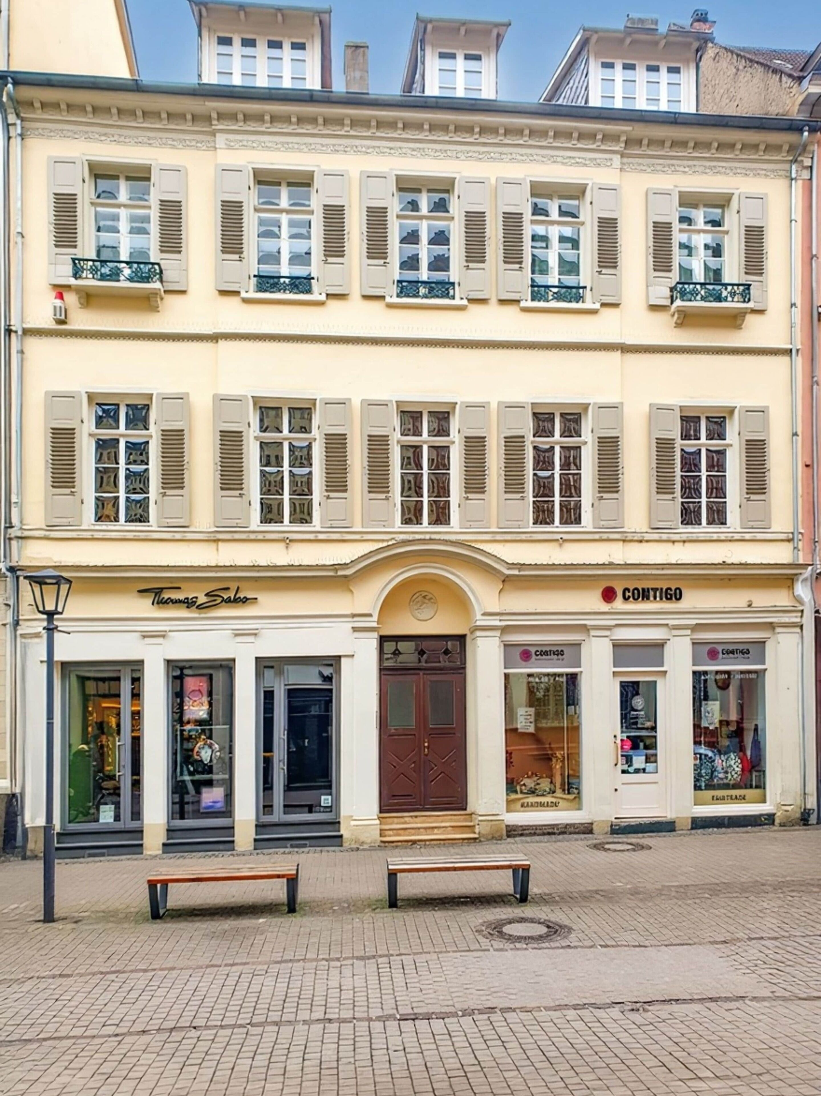 Haus von außen_Canva