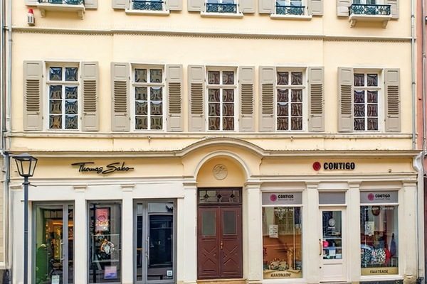 Haus von außen_Canva