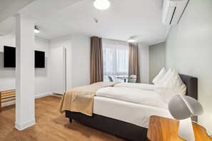 Suite | Individually decorated, individually furnished, desk, laptop workspace - Limehome Kassel Wilhelmsstraße (Kassel)