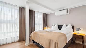 Comfort Suite with Sofa Bed | Individually decorated, individually furnished, desk, laptop workspace