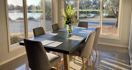 Modern waterfront luxury escape near Shepparton