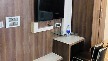 Desk, laptop workspace, free WiFi