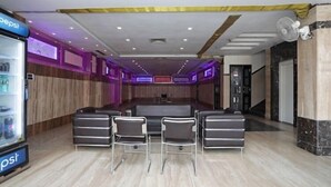 Lobby sitting area - Hotel Royal Galaxy (Kanpur)