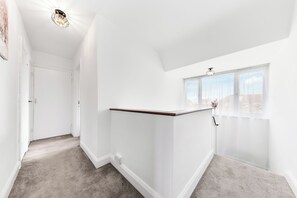 Apartment | Interior - Amazing 3-bed Flat in Golders Green Near Station (London)