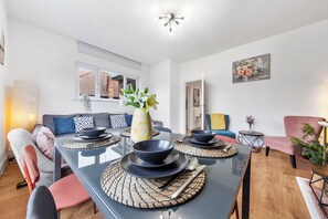 Apartment | Dining
