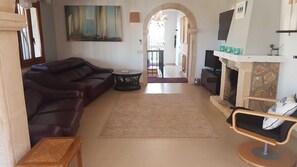 Smart TV, fireplace, foosball, table tennis