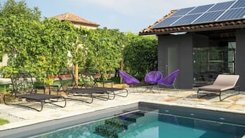 Seasonal outdoor pool