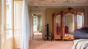 Suite, Garden View | 6 bedrooms, free cots/infant beds, free WiFi, bed sheets