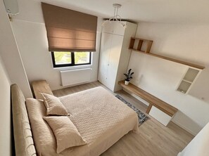1 bedroom, iron/ironing board, WiFi, bed sheets - The Butterfly Suite_5 minutes to the Carol Park (București)