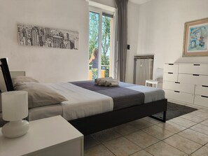 2 bedrooms, iron/ironing board, WiFi, bed sheets - LAB42 City & San Matteo Apartment - 2 Bedrooms (Pavia)