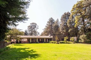 Exterior - Luxury Forest Retreat with Private Padel Court (Valle de Bravo)